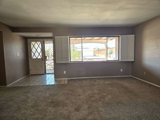 Building Photo - 4330 W Royal Palm Rd