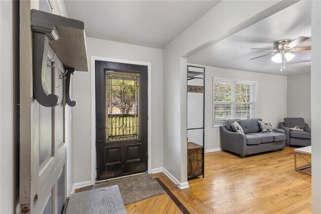 Foto del edificio - 1246 Elgin Way