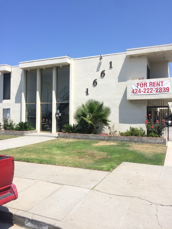 Building Photo - 1661 W 219th St