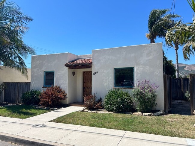 Foto del edificio - Charming Spanish Style Bungalow in West Ve...