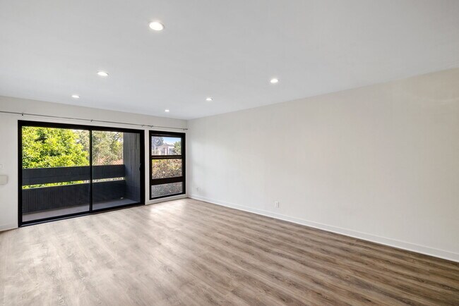 Building Photo - 7742 Redlands St