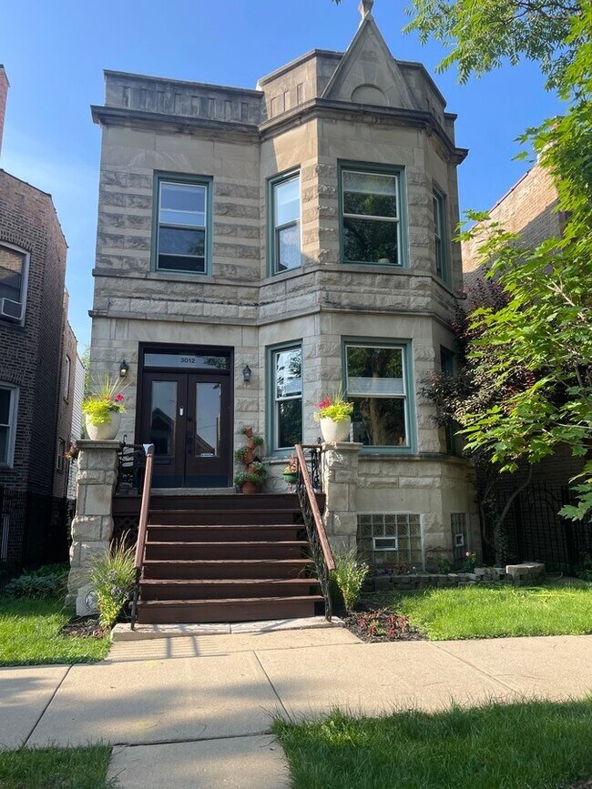 Building Photo - 3012 W George St