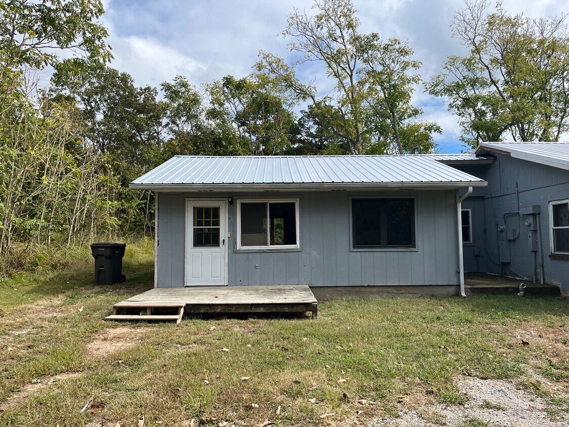 650/670 Arrowhead Duplex Apartment for Rent in Cave City, AR