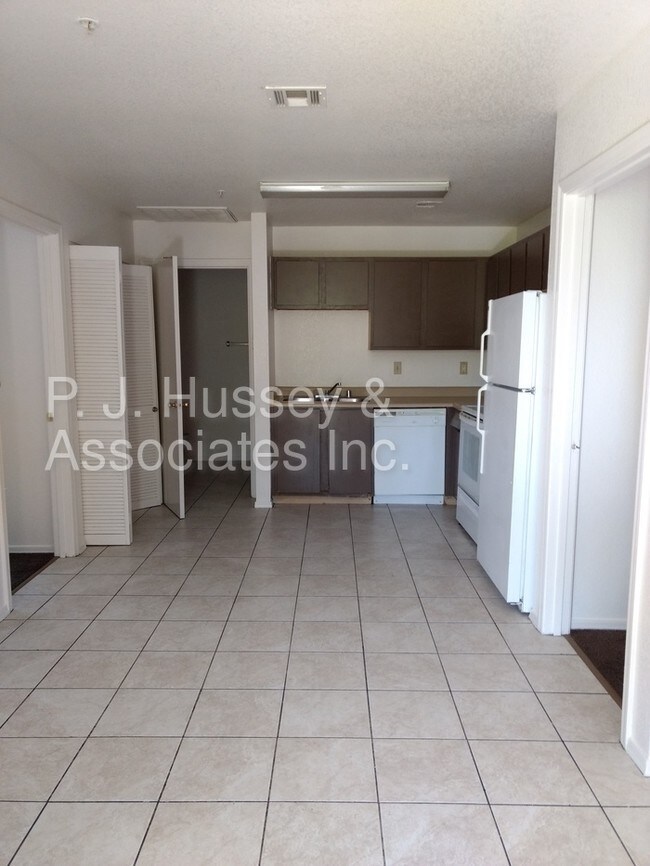 Building Photo - 16040 N 27th St