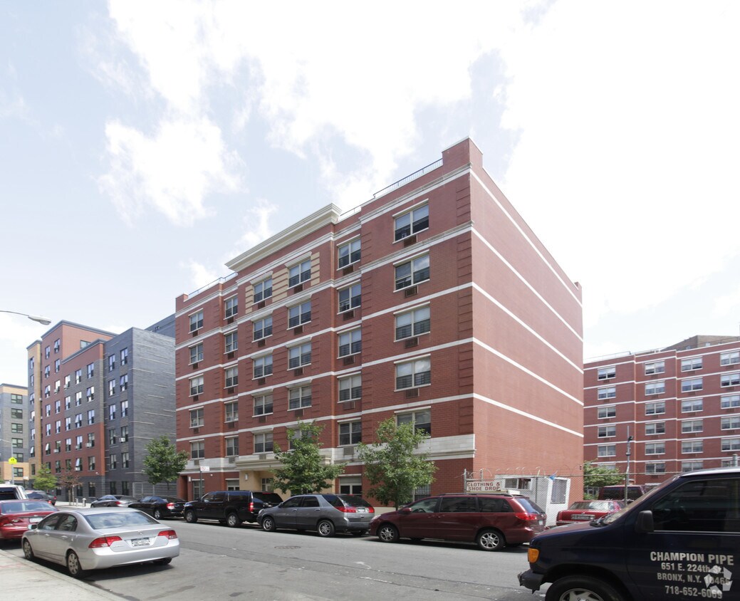 Foto del edificio - 53-57 E 131st St