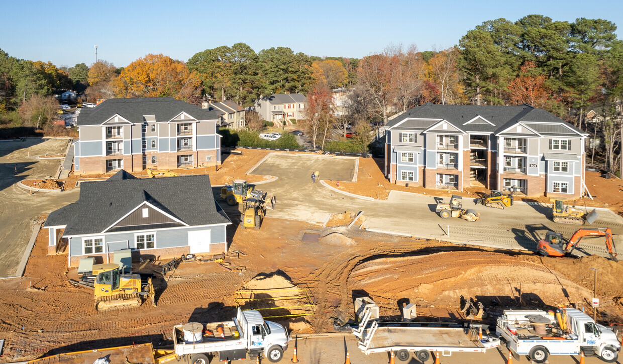 Primary Photo - Pine Ridge Apartments