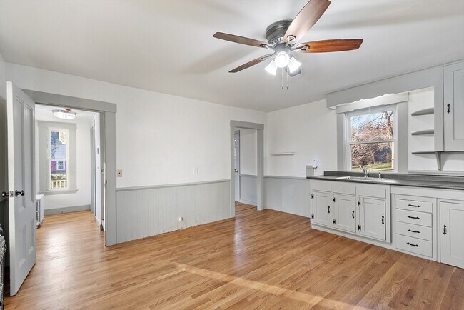 Foto del edificio - 20 Old Lowell Rd