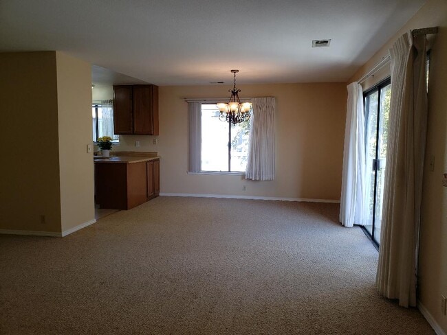 Building Photo - 1236 Clinton St