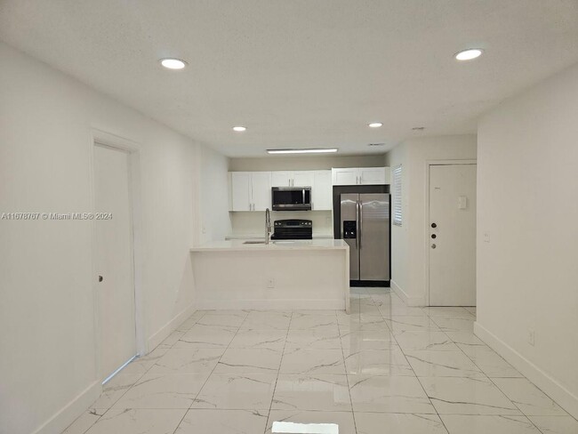 Foto del edificio - 6580 W 27th Ct