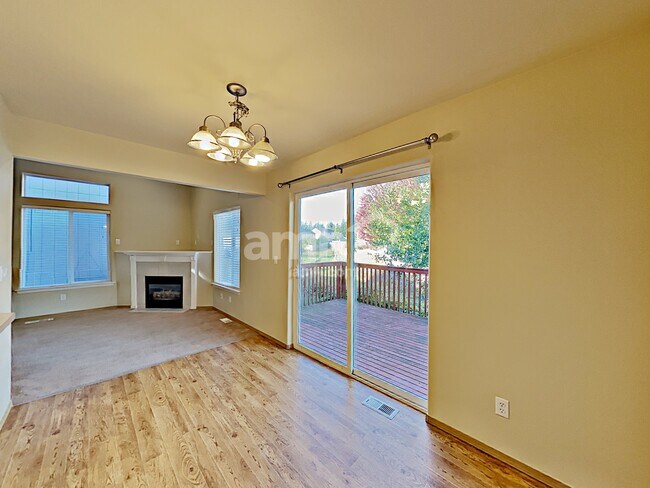 Foto del edificio - 16010 89th Ave E