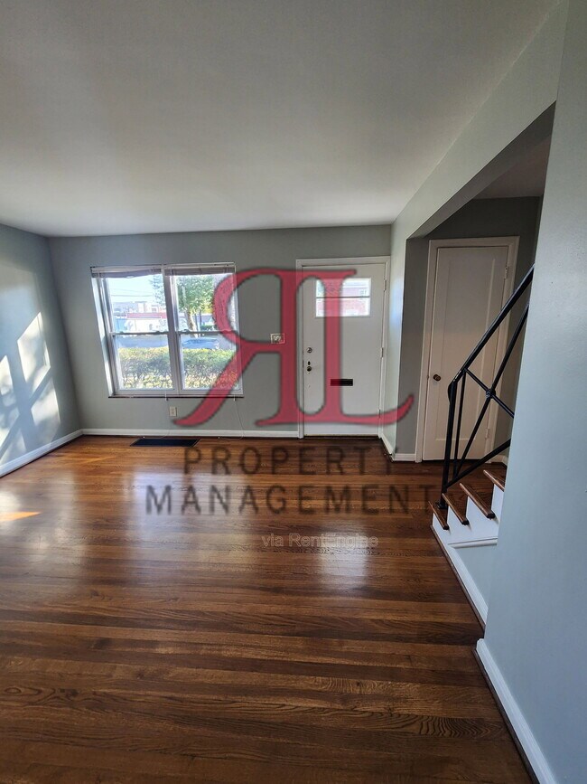 Foto del edificio - 624 Chatham Rd