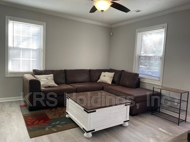 Foto del edificio - 500 Ford Rd