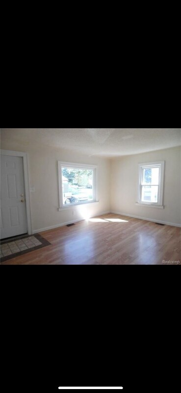 Foto del edificio - 9121 Hugh St