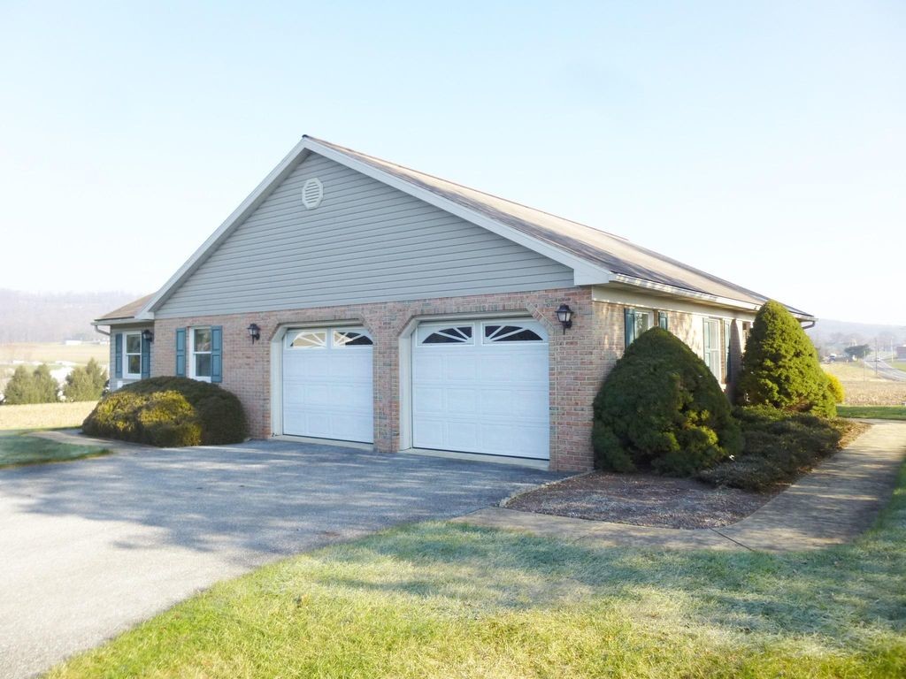 Primary Photo - 590 Mt Airy Rd
