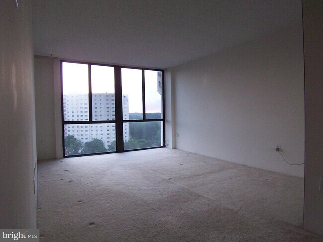 Foto del edificio - 5300 Holmes Run Pkwy