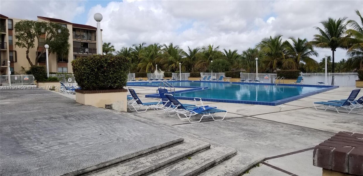 Foto principal - 14201 N Kendall Dr