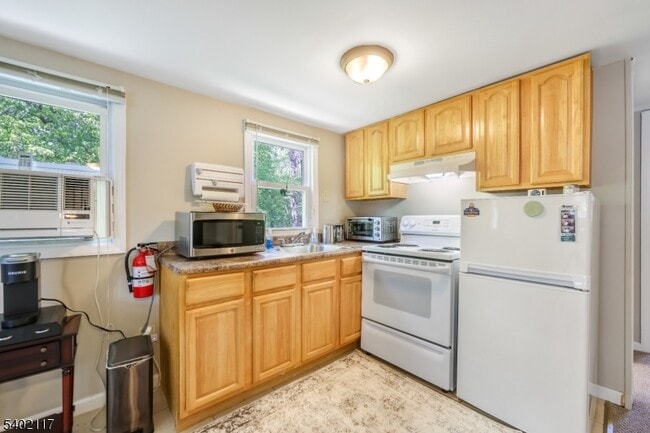 Building Photo - 6 Waughaw Rd