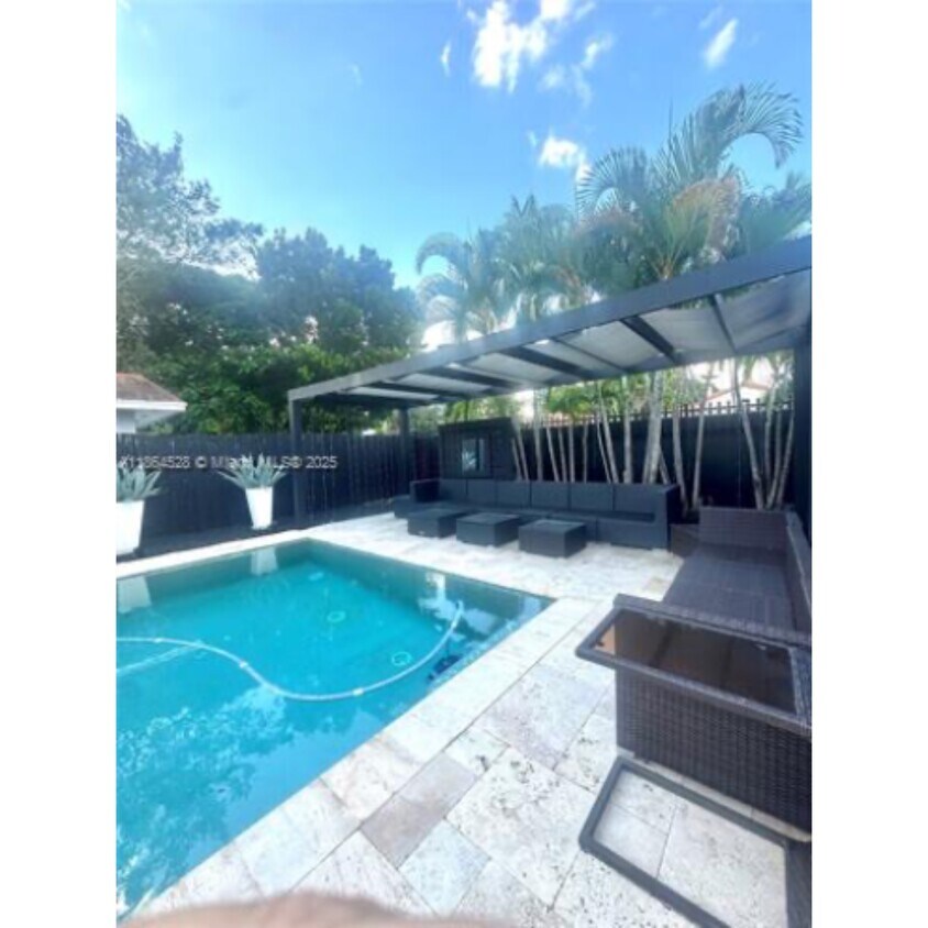 Foto principal - 1700 SW 16th Ter