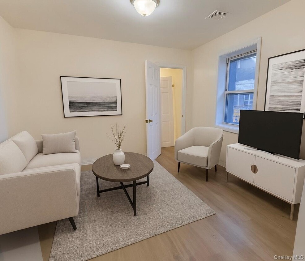 Foto principal - 138-72 Francis Lewis Blvd