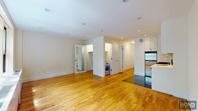 Building Photo - 156 Prince St