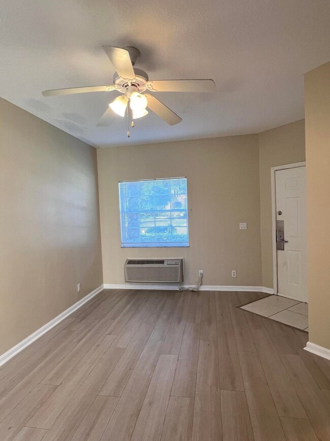 Building Photo - 8924 Sandshot Ct