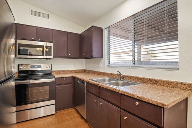 Building Photo - Amazing Single Family Home for Rent in Tucson