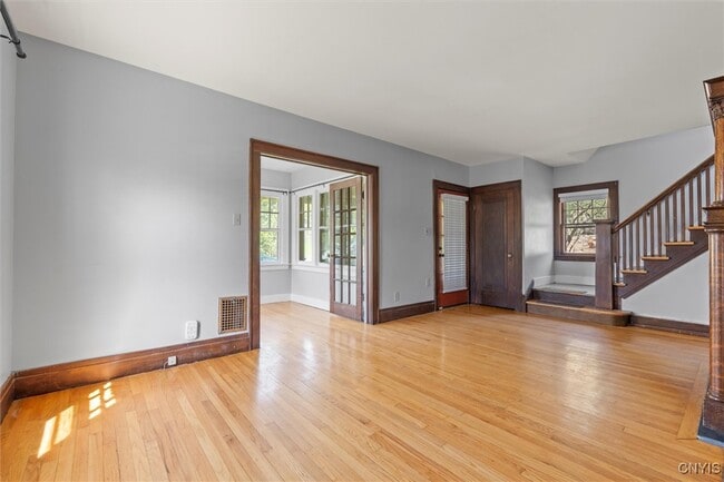 Building Photo - 114 Phelps Pl