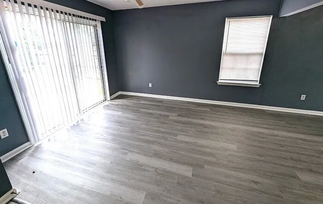 Foto del edificio - Completely remodeled gem located in the he...