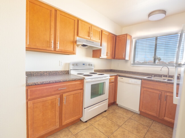 Building Photo - 4302 N 103rd Ave