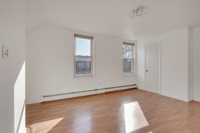 Foto del edificio - 307 Sherman Ave