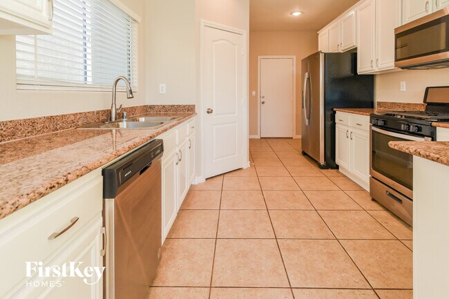 Building Photo - 215 Del Cira Ave