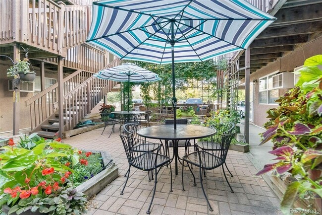 Foto del edificio - Downtown Littleton 2-Story Condo - 2 Bedroom, 2 Bathroom (58PR#303A)