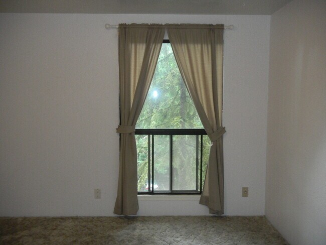 Foto del edificio - 2 Bedroom Condo in Southeast Eugene