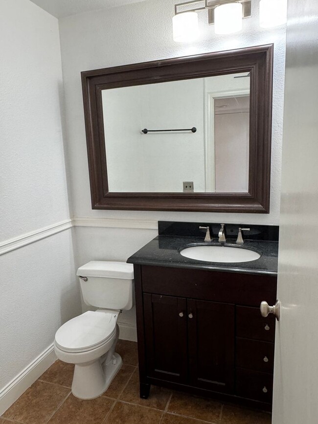 Building Photo - Hilton Head 3 Bedroom Home