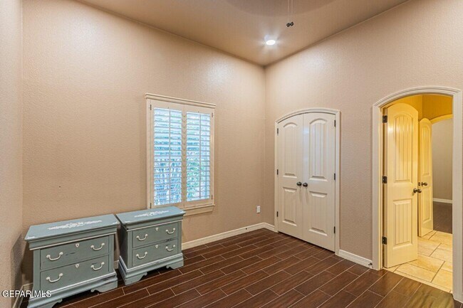 Building Photo - 3849 Tierra Campa Dr