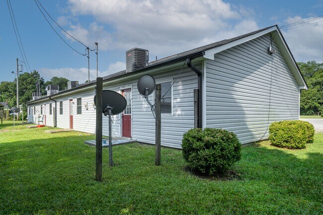 Building Photo - 221 W Virginia St