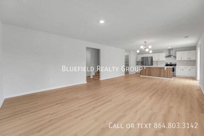 Foto del edificio - 815 Vanguard St