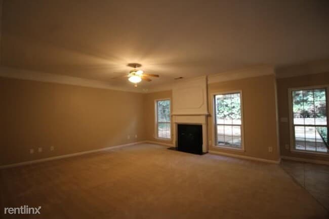 Building Photo - 4 br, 2.5 bath House - 5855 Rives Drive