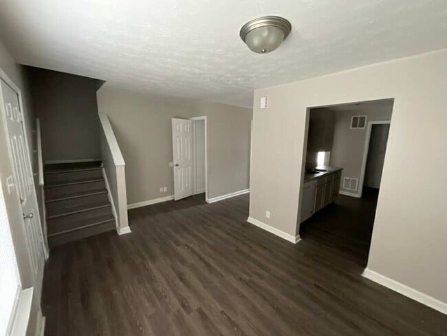 Building Photo - Charming 3-Bedroom Home