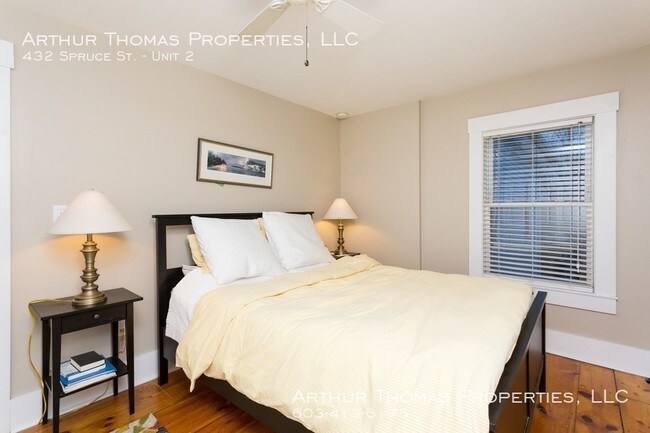 Building Photo - 2 Story Duplex- 2 bed/1.5 bath.
