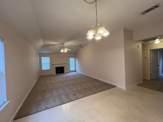 Building Photo - 3 br, 2 bath House - 939 LaVergne Lane