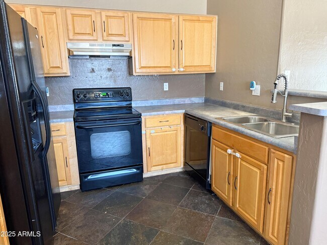 Foto del edificio - 3485 S 162nd Ln