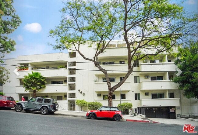Building Photo - 960 Larrabee St