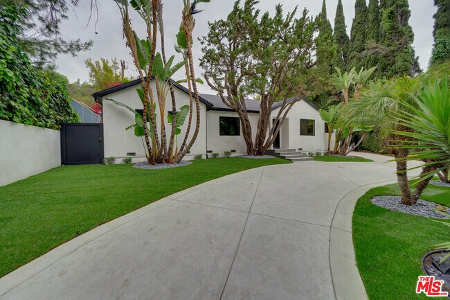 Building Photo - 3915 Coldwater Canyon Ave