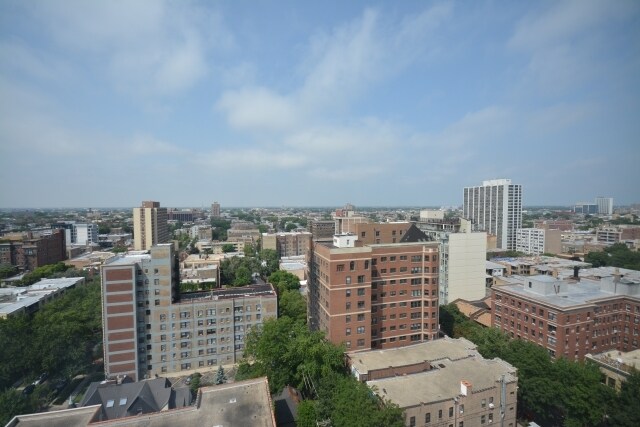 Primary Photo - 3110 N Sheridan Rd