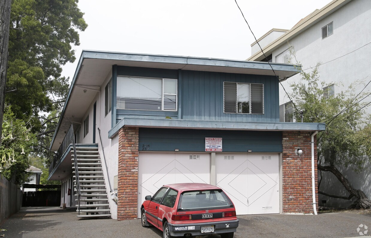 Primary Photo - 2317 Webster St