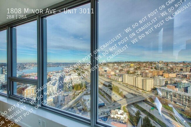 Foto del edificio - Live above it all in this stunning, covete...
