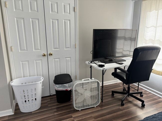 Building Photo - 7431 Emi Ln