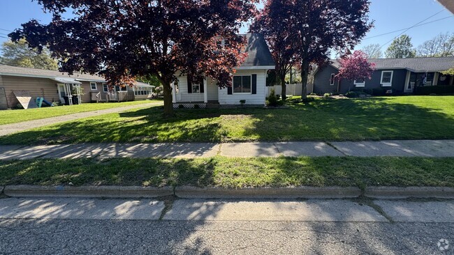 Building Photo - 3220 Wayburn Ave SW