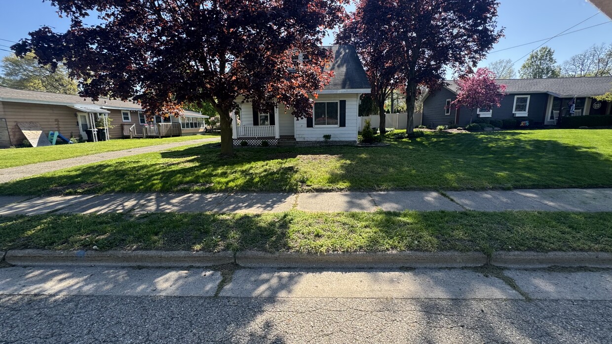 Primary Photo - 3220 Wayburn Ave SW
